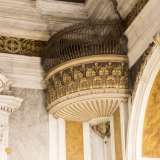 ...da qui hanno seguito messe e celebrazioni principi, sovrani e in tempi pi� recenti politici quali Aldo Moro